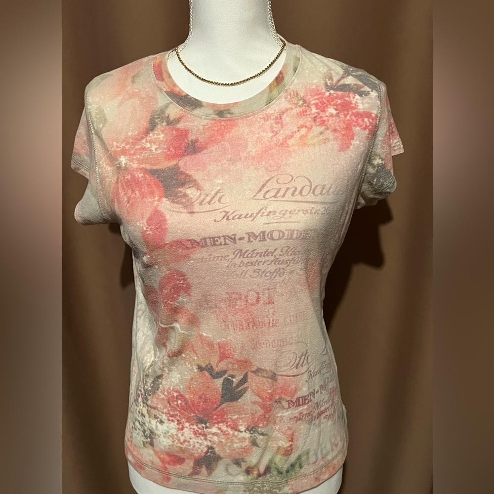 Floral Script Short-Sleeve Women's Tee - Pink & Cream